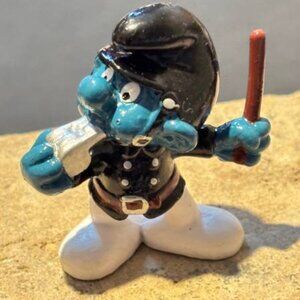 Vintage 1981 Policeman Smurf w/Whistle Figurine PVC Toy Schleich Peyo